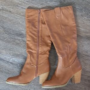 Chic Tan Heeled Boots for Women